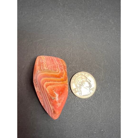 Argentinian polished rhodochrosite stone 62.26 grams - Picture 2 of 7
